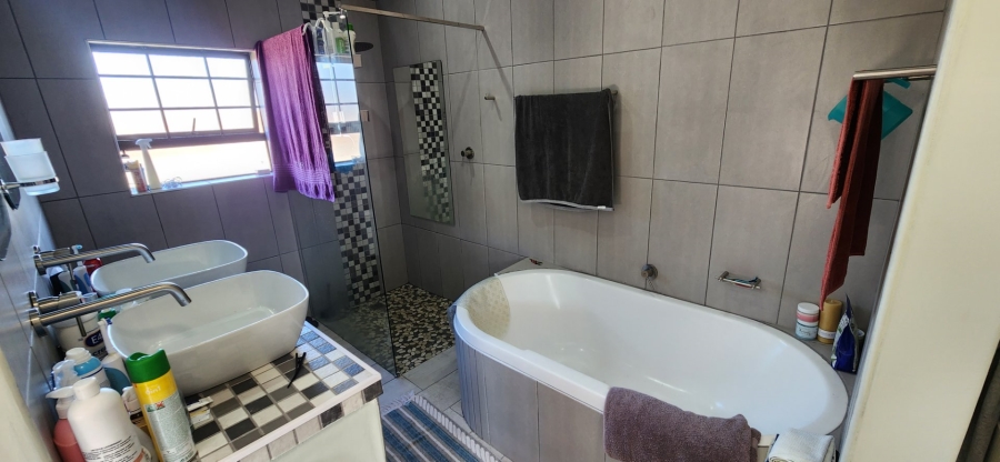 4 Bedroom Property for Sale in Dana Bay Western Cape